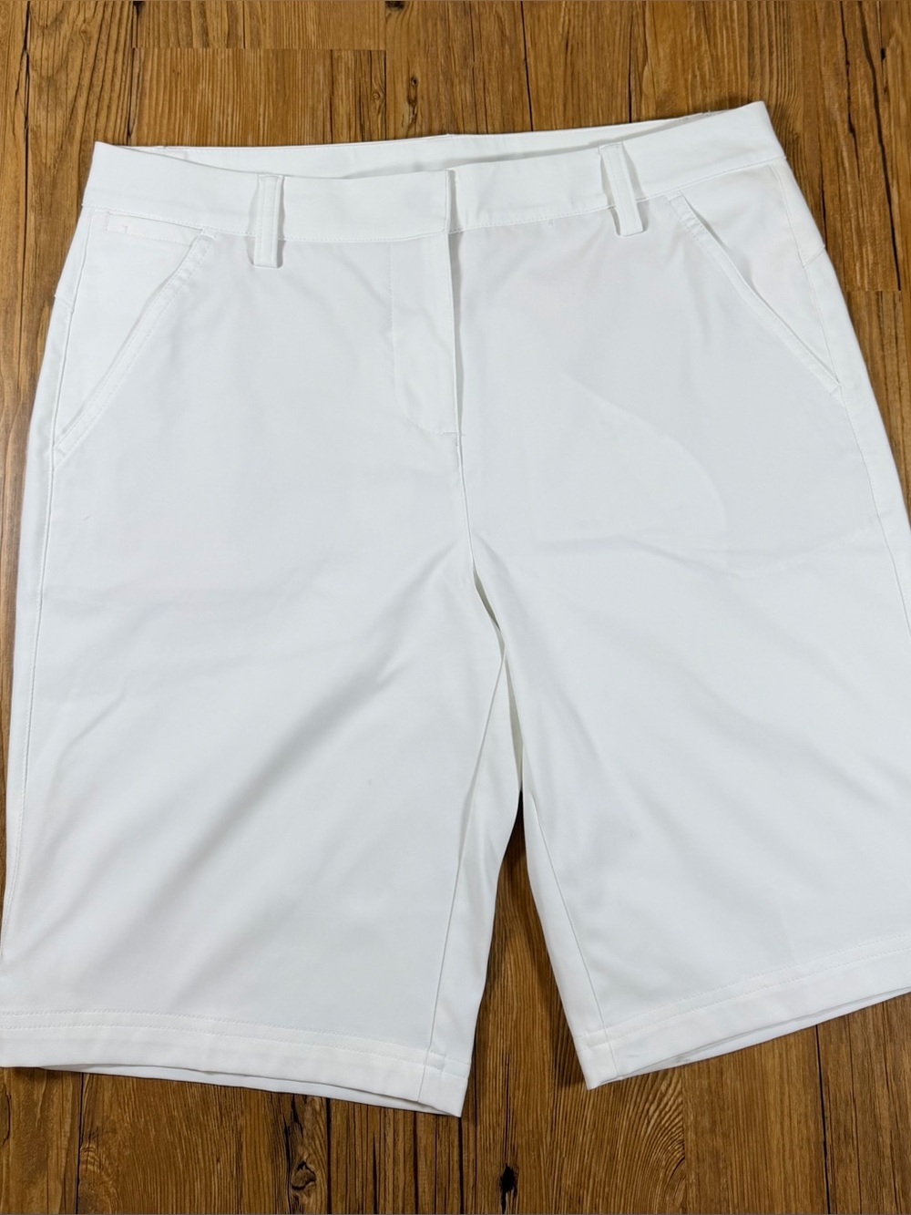 Puma Golf Shorts Womens 6 White Bermuda Performance Stretch Preppy Golfcore